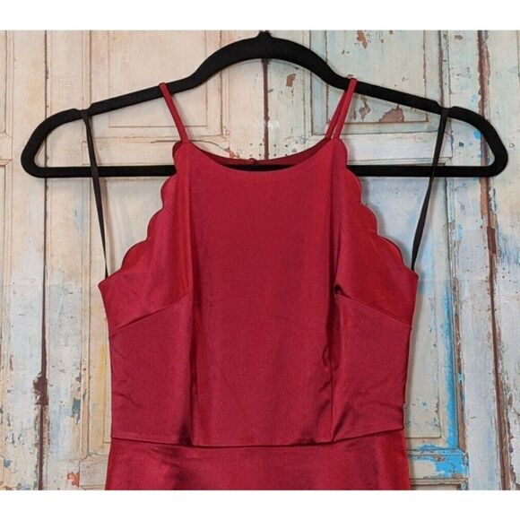 By & By Womens Size 1 Red Sleeveless Scallop Edge Pleated Fit & Flare Dress - Picture 3 of 7